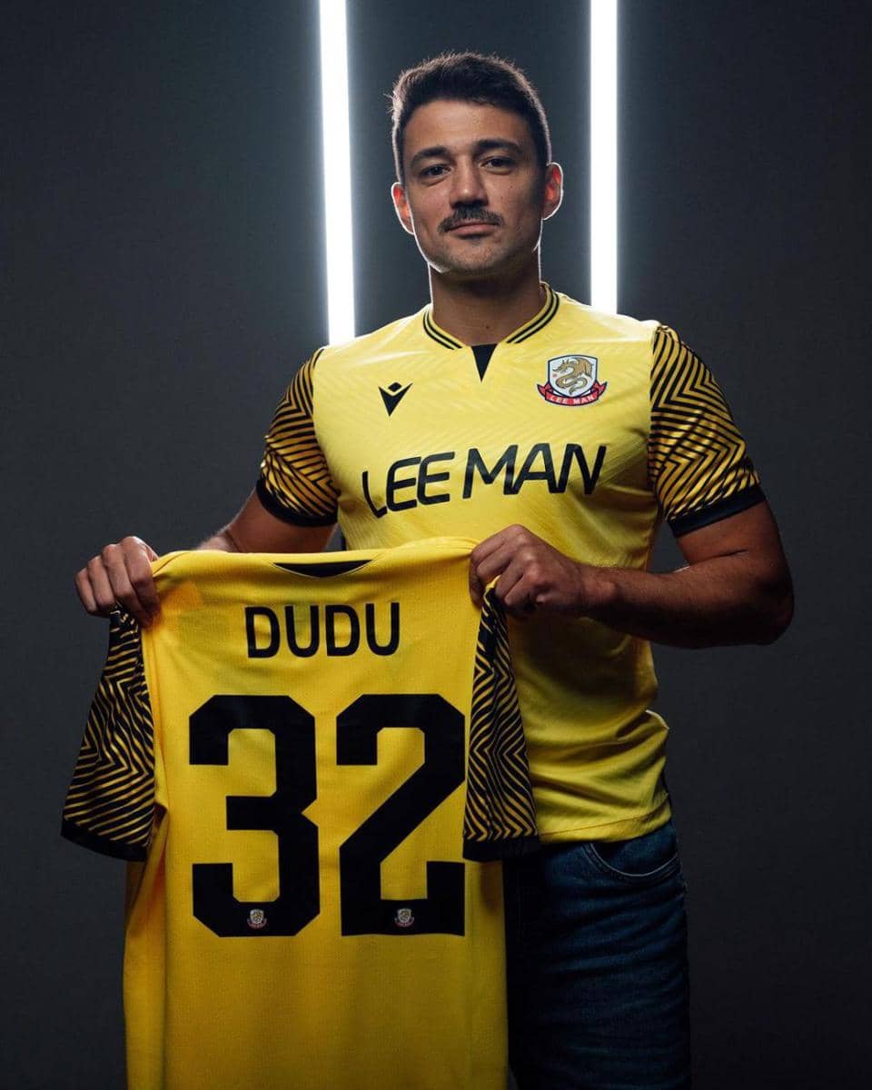 Paulinho Simionato saat diperkenalkan ke publik melalui akun media sosial Lee Man FC. (Instagram.com/leeman_footballclu)