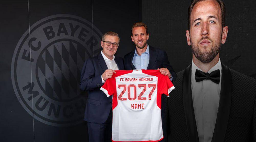 Harry Kane (kanan) berfoto dengan CEO Bayern, Jan-Christian Dreesen. (fcbayern.com)