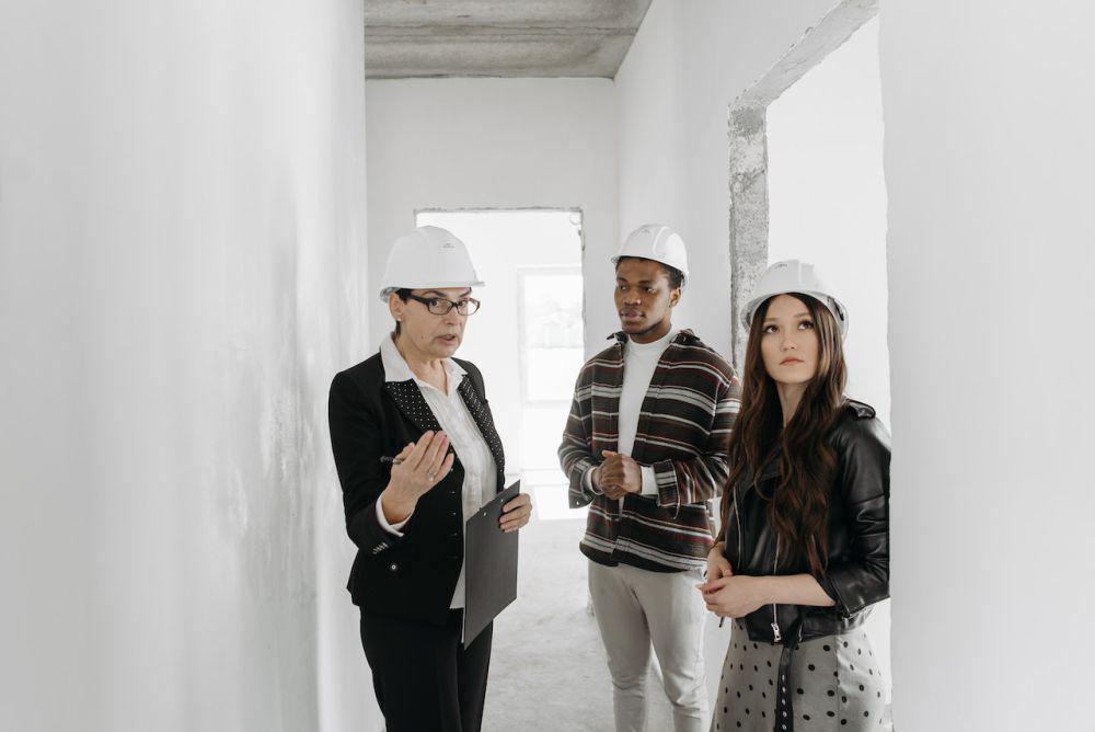 5 Kelebihan Pakai Jasa Agen Properti saat Membeli Rumah