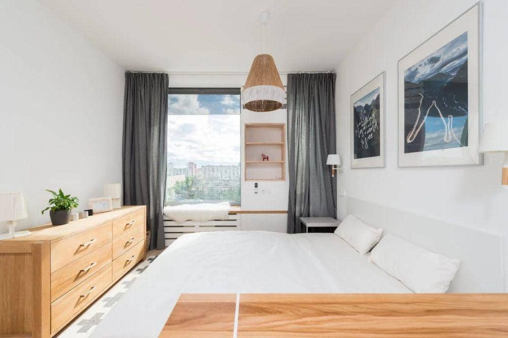 inspirasi dekorasi kamar tidur dengan material alami (pexels.com/Max Rahubovskiy)
