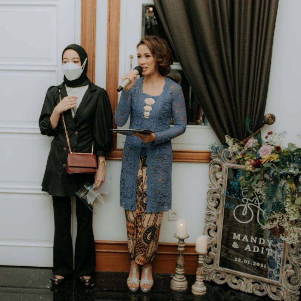 Gaya kebaya ala Melanie Putria (instagram.com/melanieputria)