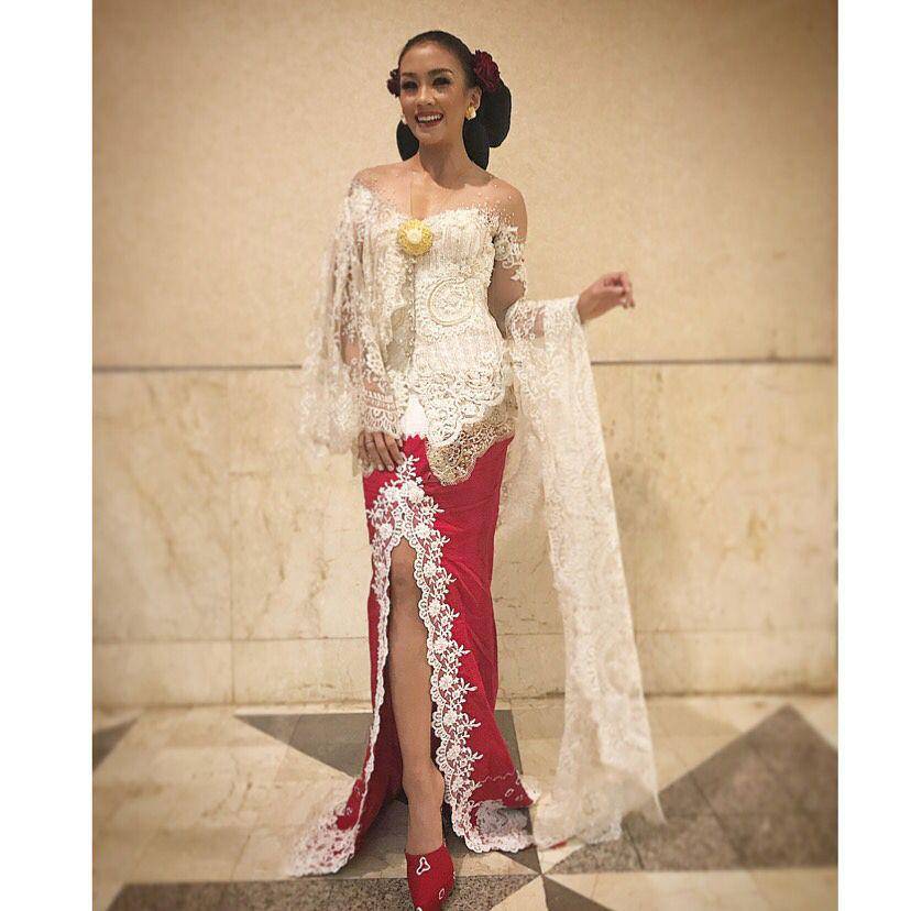 Gaya kebaya ala Melanie Putria (instagram.com/melanieputria)