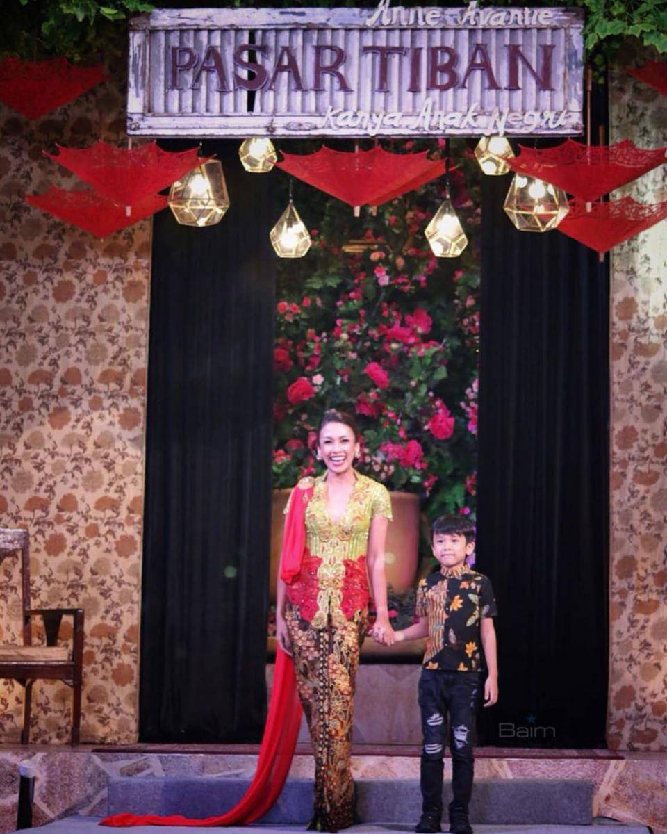 Gaya kebaya ala Melanie Putria (instagram.com/melanieputria)