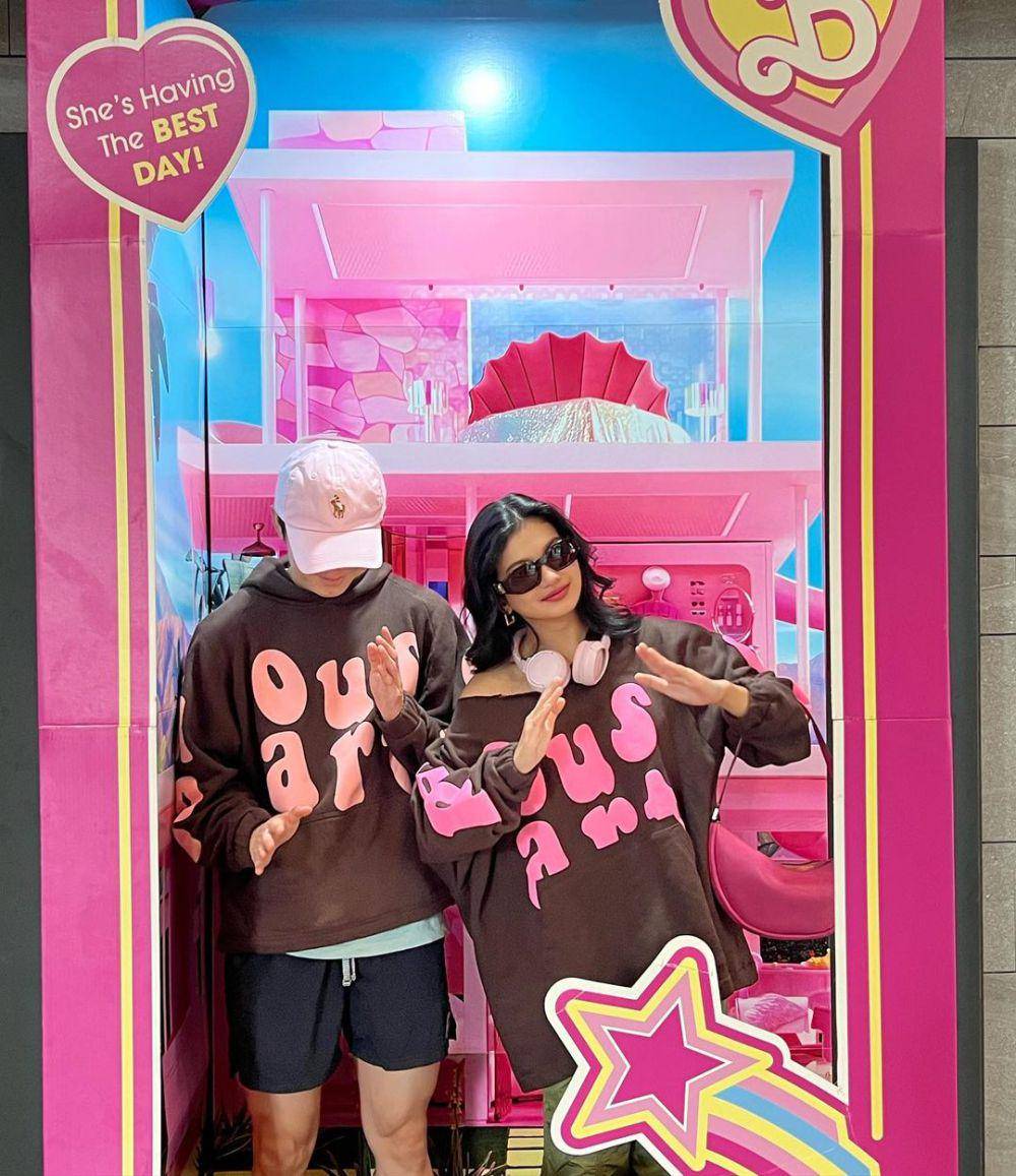 potret Ratu Sofya dan Ilham Yuda pakai hoodie couple (instagram.com/ratusfy_)