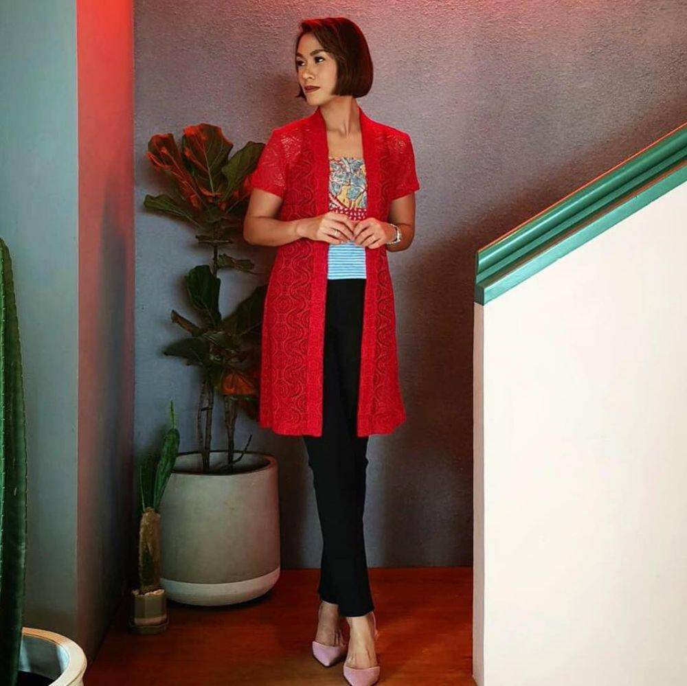 Gaya kebaya ala Melanie Putria (instagram.com/melanieputria)