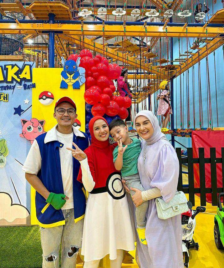 potret para artis di ulang tahun Kanaka, anak Tya Ariestya (instagram.com/_irishbella_)