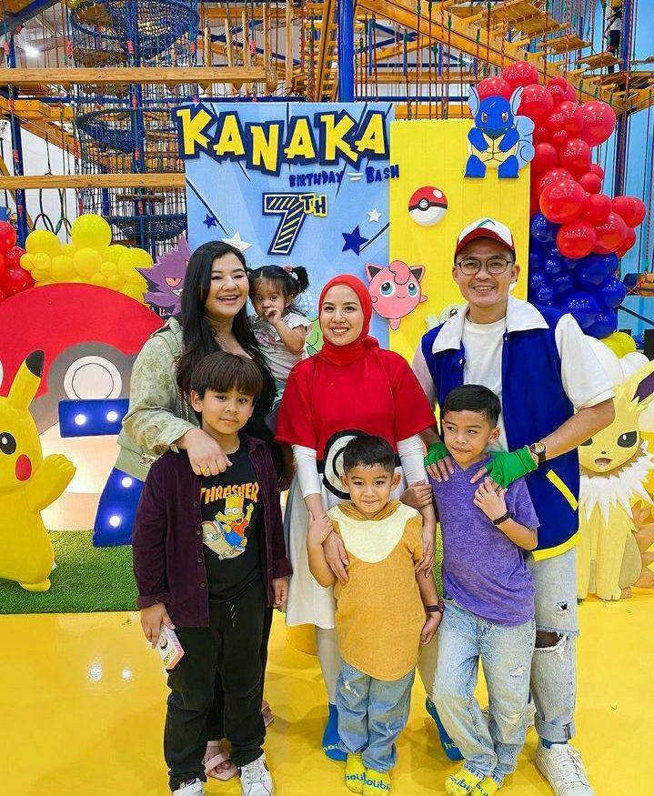 potret para artis di ulang tahun Kanaka, anak Tya Ariestya (instagram.com/eriskarein)