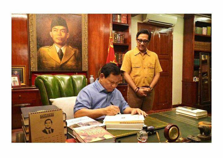 momen pertemuan Andre Taulany dan Kenzy bersama Prabowo (instagram.com/prabowo)