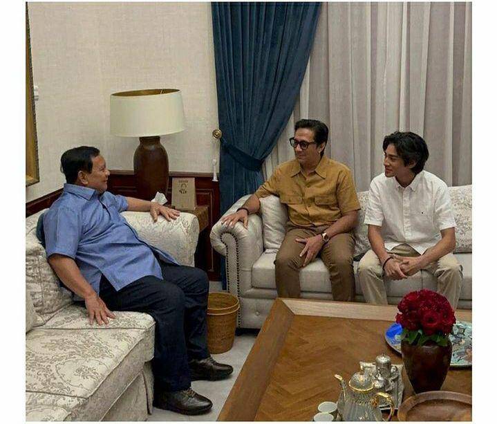 momen pertemuan Andre Taulany dan Kenzy bersama Prabowo (instagram.com/prabowo)
