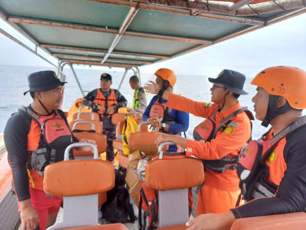 Rombongan Wisatawan Asing Hilang Kontak Di Perairan Pulau Banyak