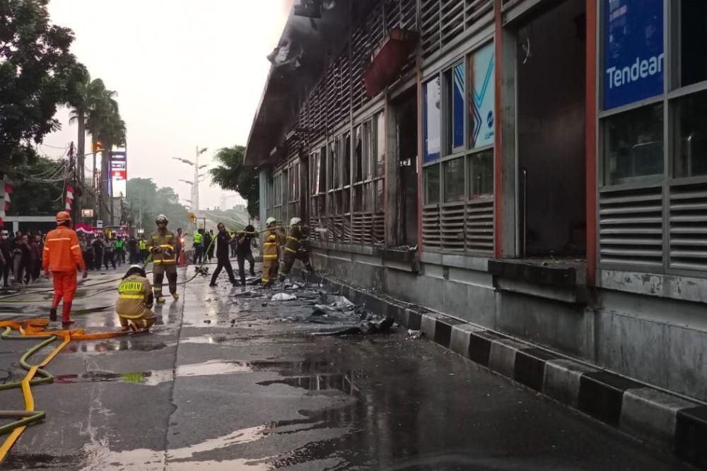 Halte TransJakarta Tendean Terbakar, Tak Ada Korban Jiwa
