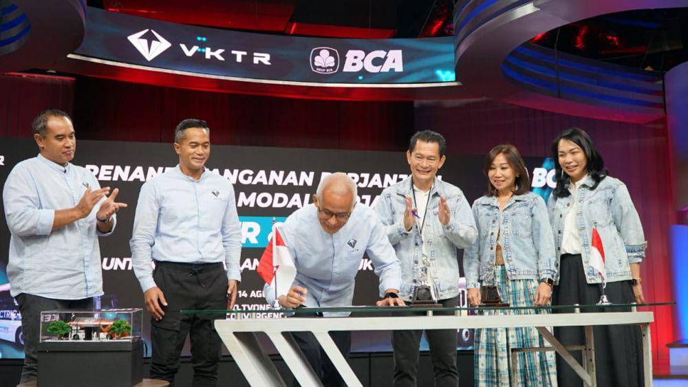 Penandatanganan Perjanjian Fasilitas Kredit antara VKTR dan BCA. (Dokumentasi/Humas)