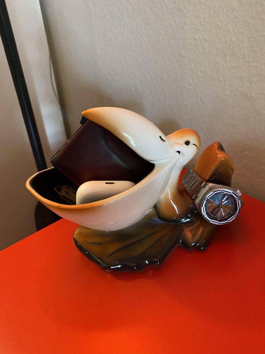 potret benda bentuk burung pelikan (reddit.com/user/jg1027)