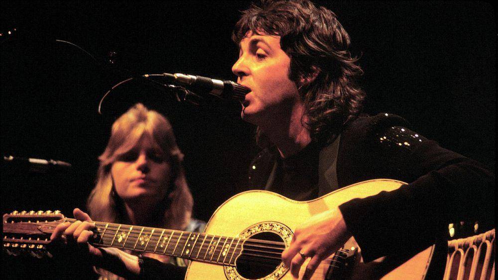 potret Paul McCartney dan Linda McCartney saat tur Wings over America pada 1976 (commons.wikimedia.org/Jim Summaria)