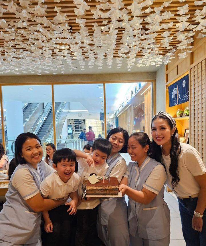 Sandra Dewi rayakan ulang tahun pengasuh anak (instagram.com/sandradewi88)