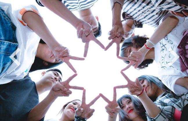 3 Ciri Frenemy, Teman Palsu yang Sulit Terdeteksi