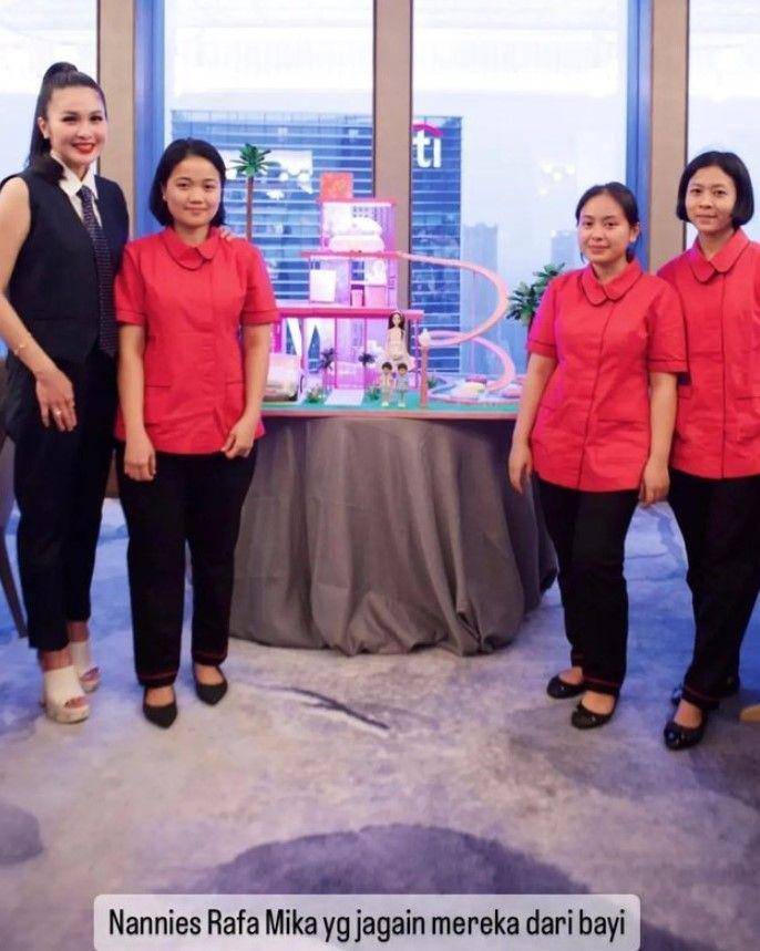 Sandra Dewi rayakan ulang tahun pengasuh anak (instagram.com/sandradewi88)