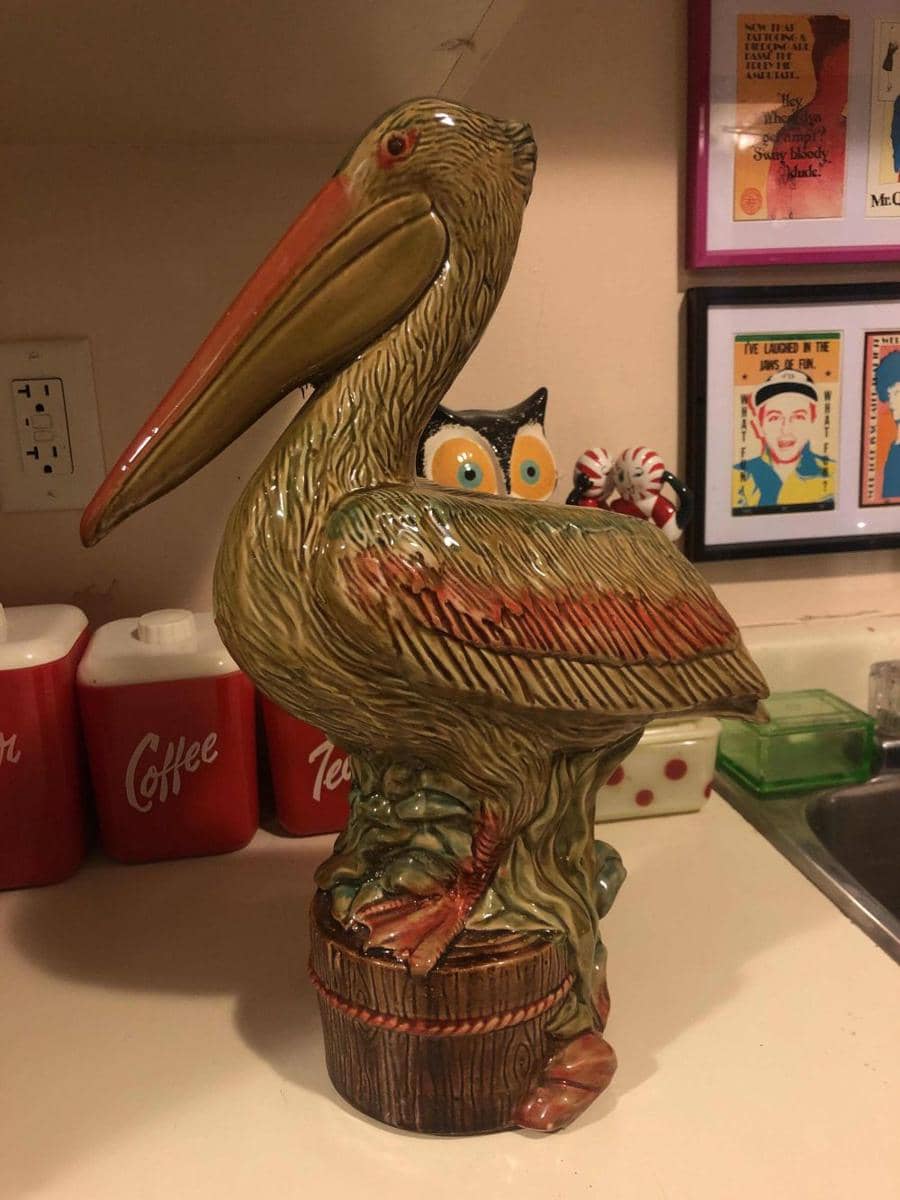 potret benda bentuk burung pelikan (reddit.com/r/ThriftStoreHauls)