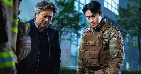 Seo Hyun-Chul dan Oh Eui Sik di First Responders 2 (dok. SBS/First Responders 2)