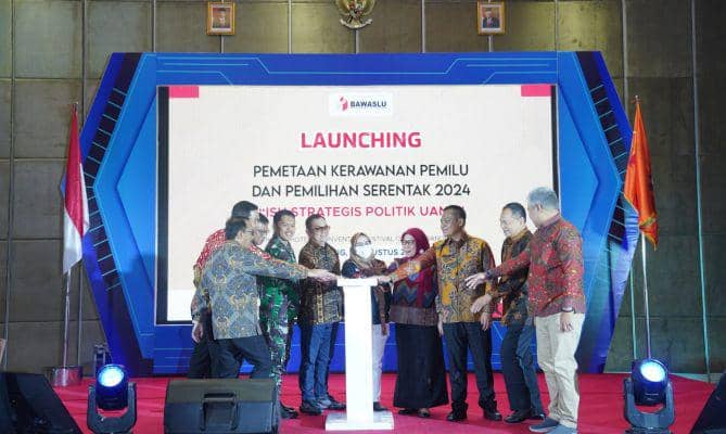 Bawaslu meluncurkan Indeks Kerawanan Pemilu (IKP) tematik mengenai isu politik uang di Bandung, Jawa Barat, Minggu (13/8/2023). Foto: Pemberitaan dan Publikasi Bawaslu RI