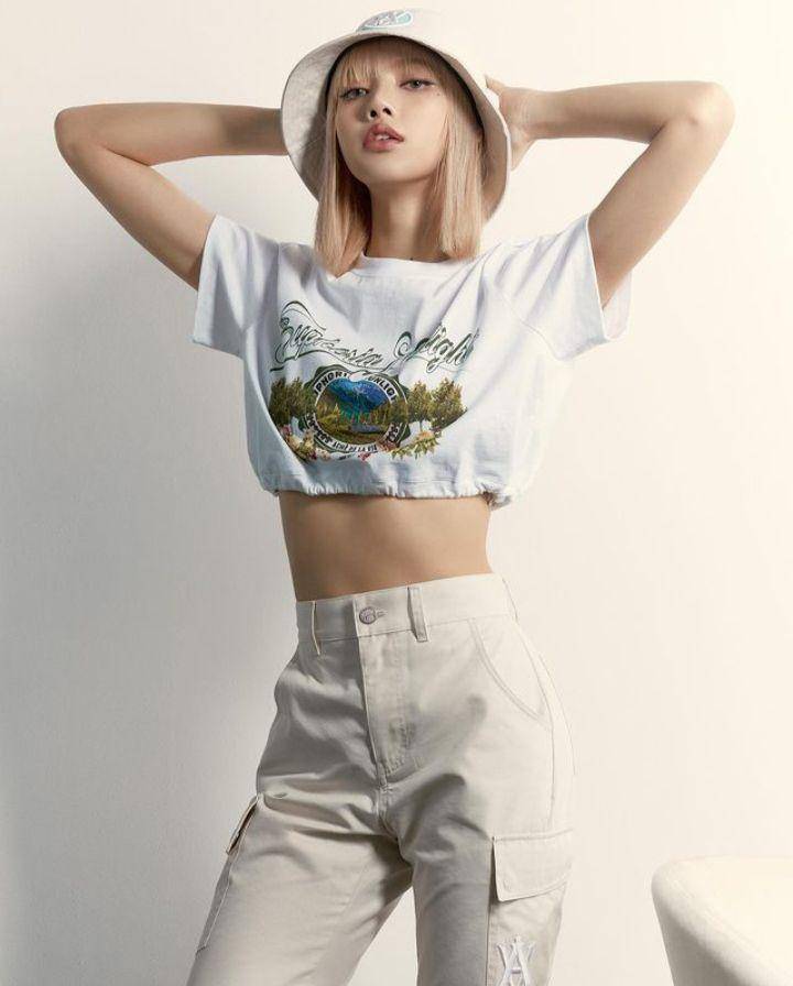Lisa BLACKPINK (instagram.com/lalalalisa_m)