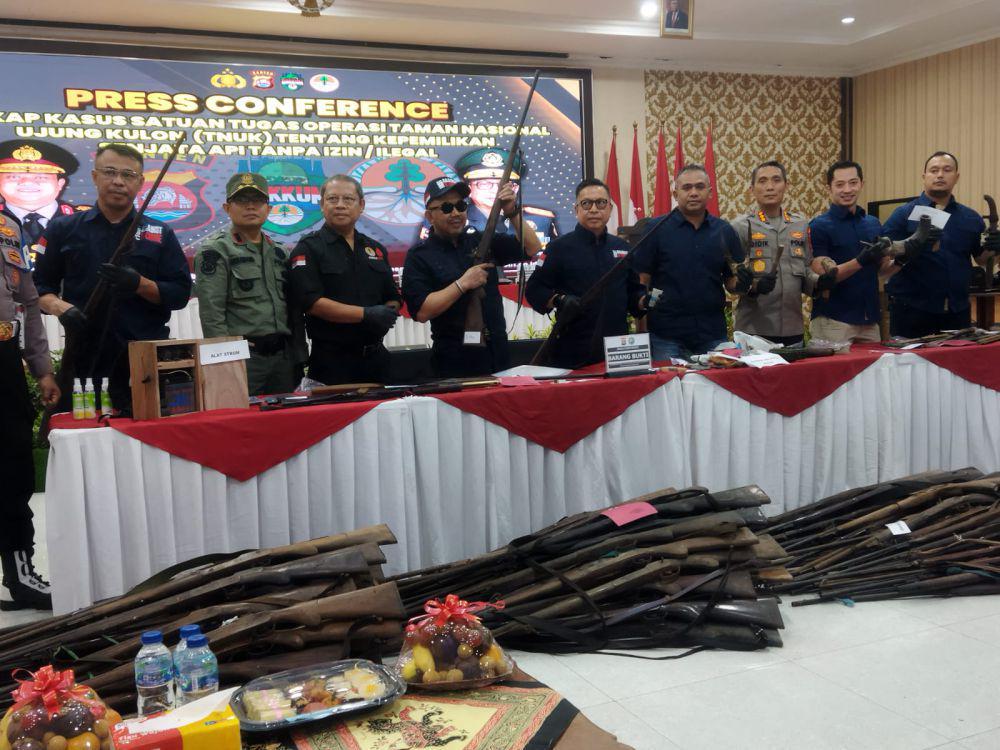 Polisi Kejar Enam Warga Terkait Perburuan Badak Jawa di TNUK