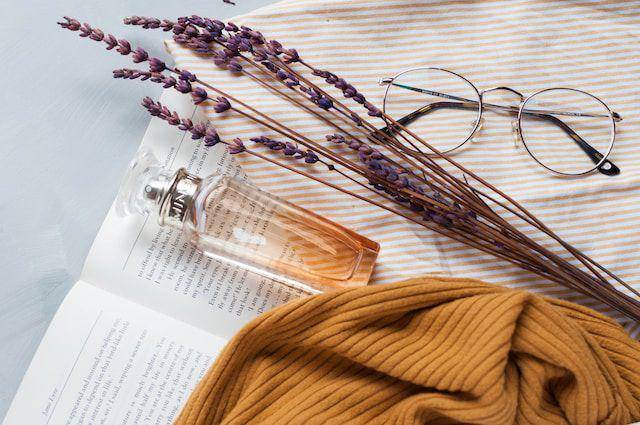 ilustrasi mini parfum (unsplash.com/ Vanesa Conuaese)