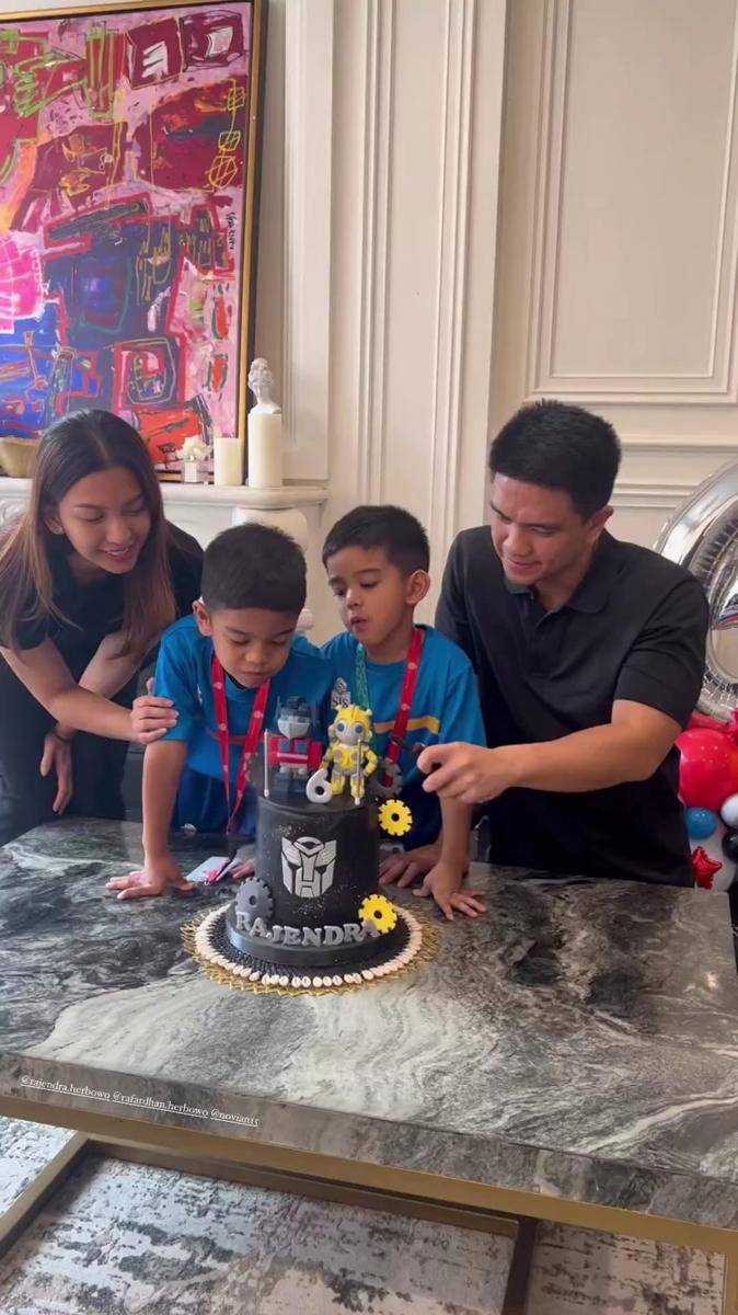 momen ulang tahun ke-6 Rajendra, anak Alisia Rininta (instagram.com/alisiarininta22)