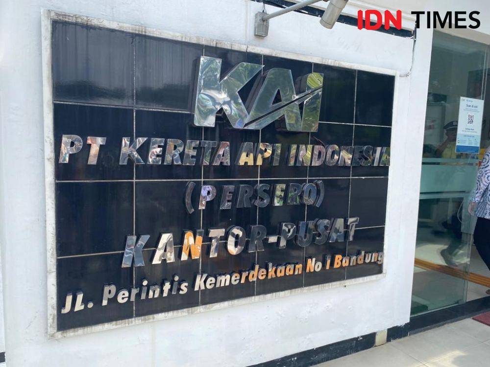 Kantor Pusat PT Kereta Api Indonesia (Persero) atau PT KAI di Kota Bandung, Jawa Barat. (IDN Times/Vadhia Lidyana)