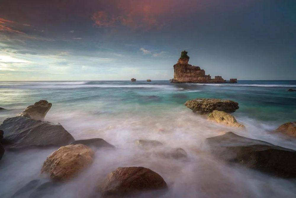 Pantai Buyutan (instagram.com/buyutanbeach_official)