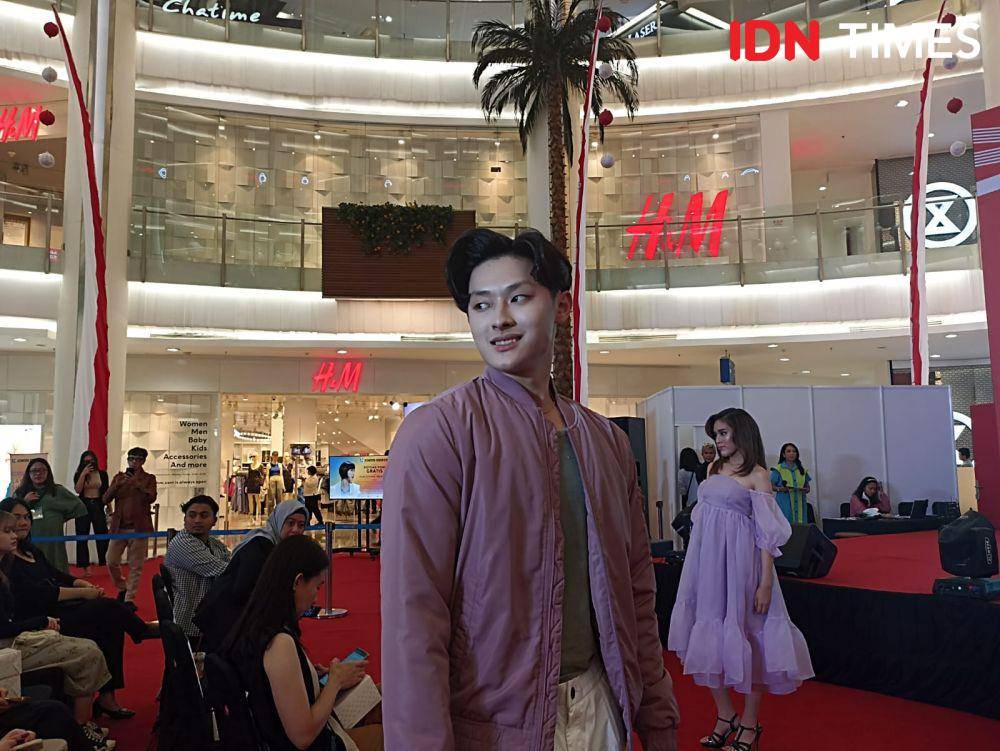 Peluncuran Hair Cutting Trend 2023 "Layered & Shag Cut" by Johnny Andrean Salon di Main Atrium Emporium Pluit Mall, Jakarta. 15 Agustus 2023. (IDN Times/M. Tarmizi Murdianto)
