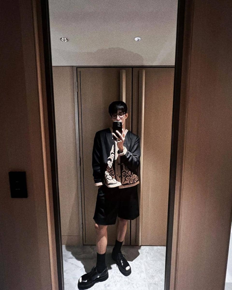 DK SEVENTEEN (instagram.com/dk_is_dokyeom)
