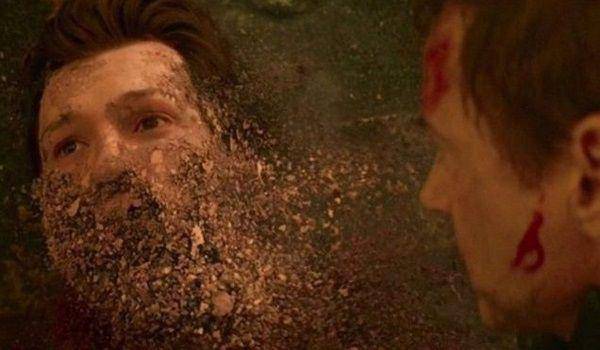 Peter Parker lenyap menjadi debu karena The Blip (dok. Marvel Studios/Avengers: infinity War)