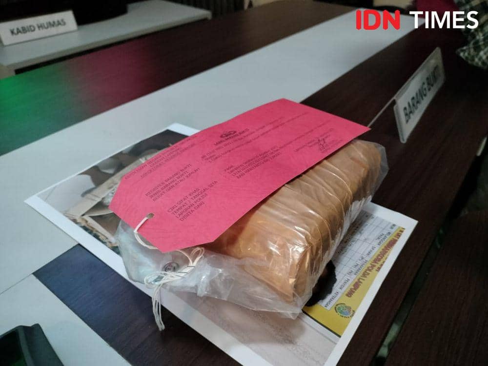 Barang bukti pengungkapan 3 kurir sabu jaringan Internasional Polda Lampung. (IDN Times/Tama Yudha Wiguna).