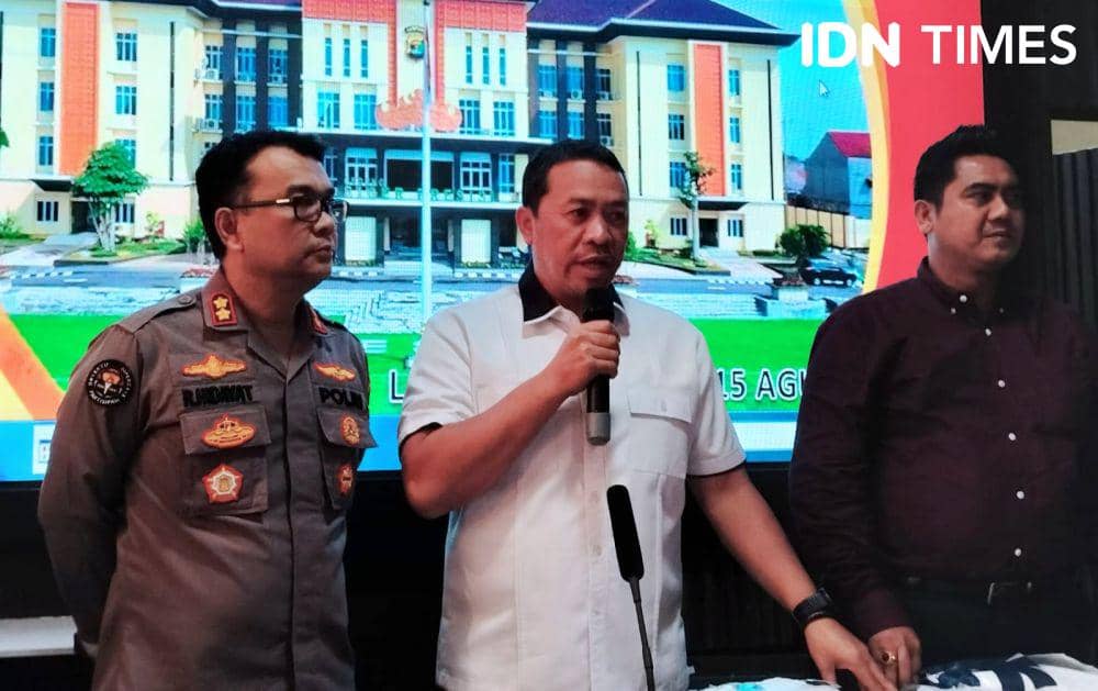 Dirresnarkoba Polda Lampung, Kombes Pol Erlin Tangjaya memimpin konferensi pers ungkap kasus jaringan narkoba sabu lintas internasional di Mapolda Lampung. (IDN Times/Tama Yudha Wiguna).