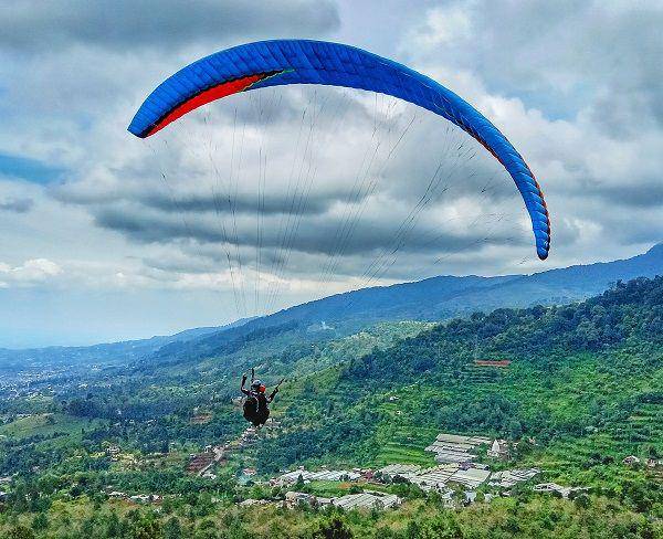 Paralayang Puncak Bogor (google.com/maps/Paralayang Puncak Bogor)