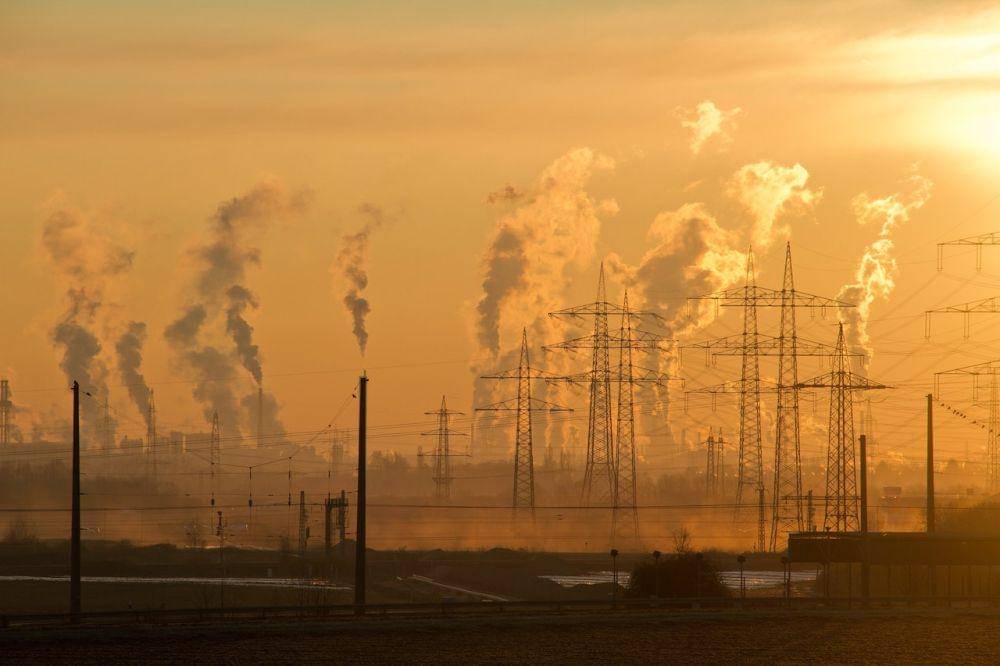 Ilustrasi Polusi Udara(Photo by Pixabay: https://www.pexels.com/photo/air-air-pollution-climate-change-dawn-221012/)