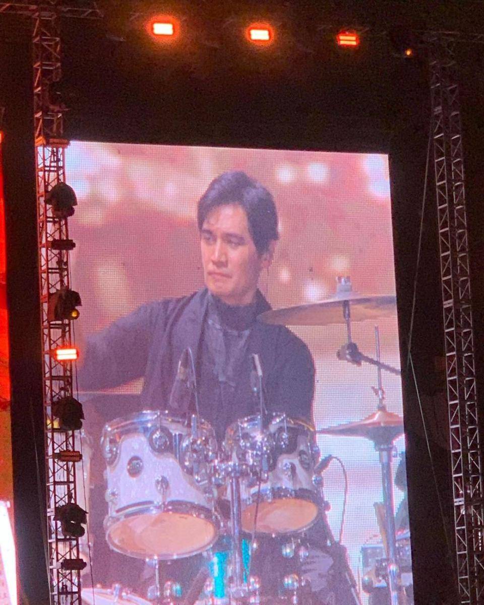 Tyo Nugros di panggung Konser Dewa 2023 (instagram.com/nuningwidowati)