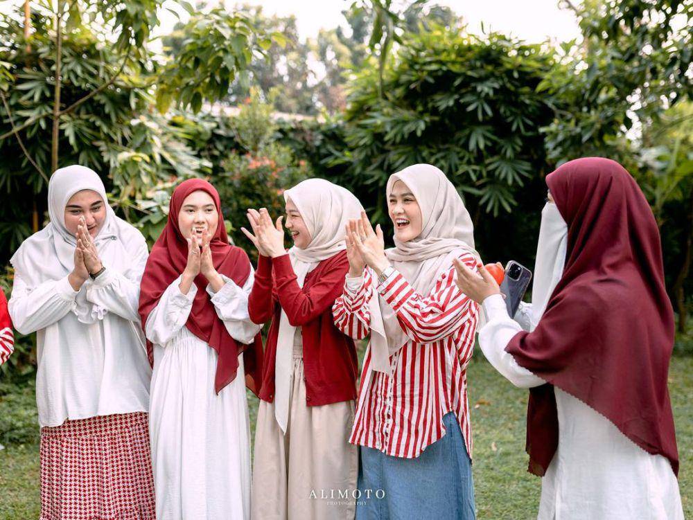 potret geng Dinda Hauw (instagram.com/dindahw)