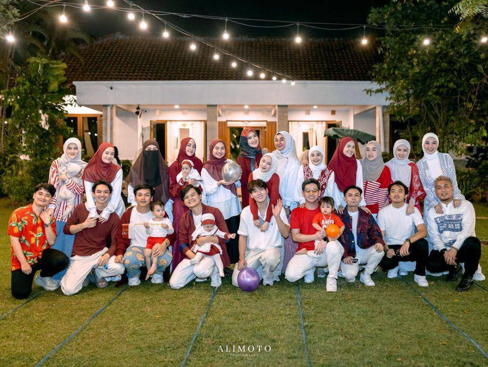 potret Dinda Hauw dan para sahabat (instagram.com/dindahw)