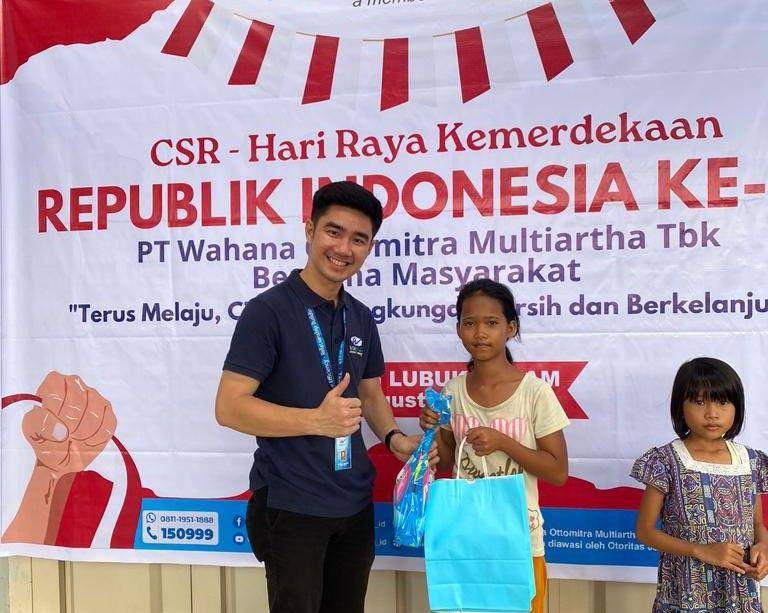 Semarak Kemerdekaan RI, WOM Finance Donasikan Tempat Sampah