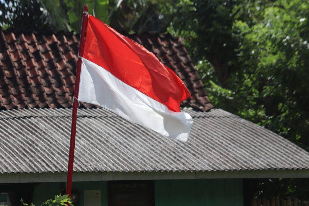 Benarkah Wajib Pasang Bendera Merah Putih di Rumah saat 17 Agustus?