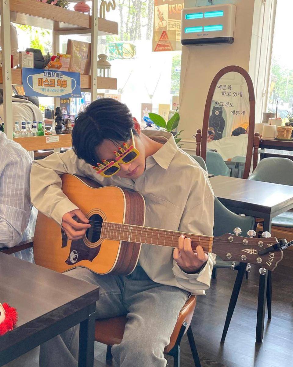 Seo Ji Hoon (instagram.com/jihux)