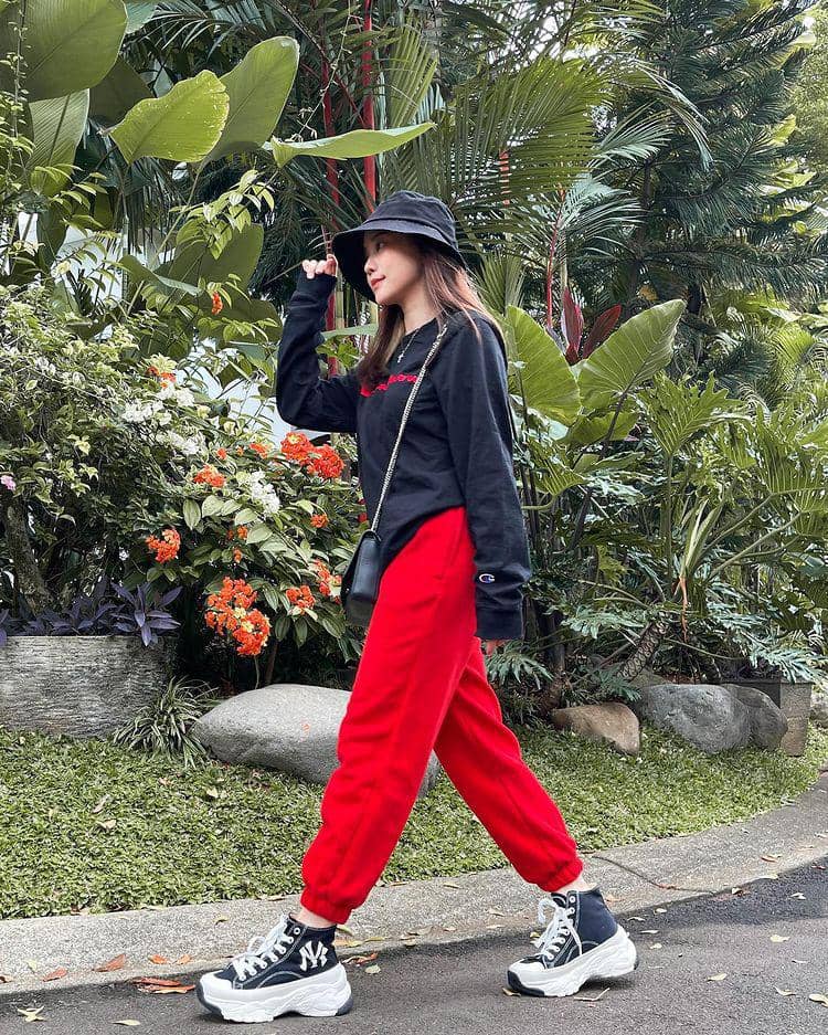 Jessica Jane (instagram.com/jessicajane99)