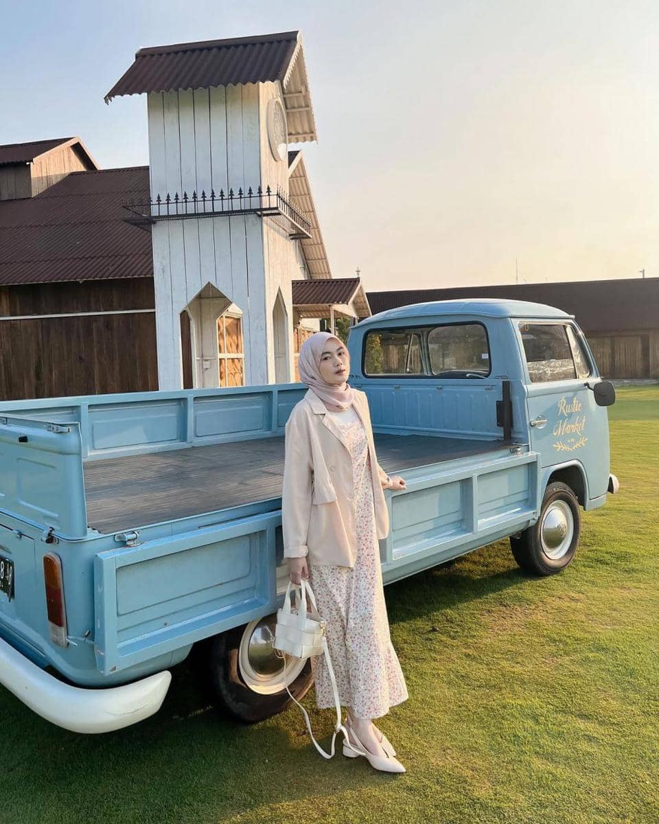 inspirasi OOTD ala Nita Gina (instagram.com/nitaginab)