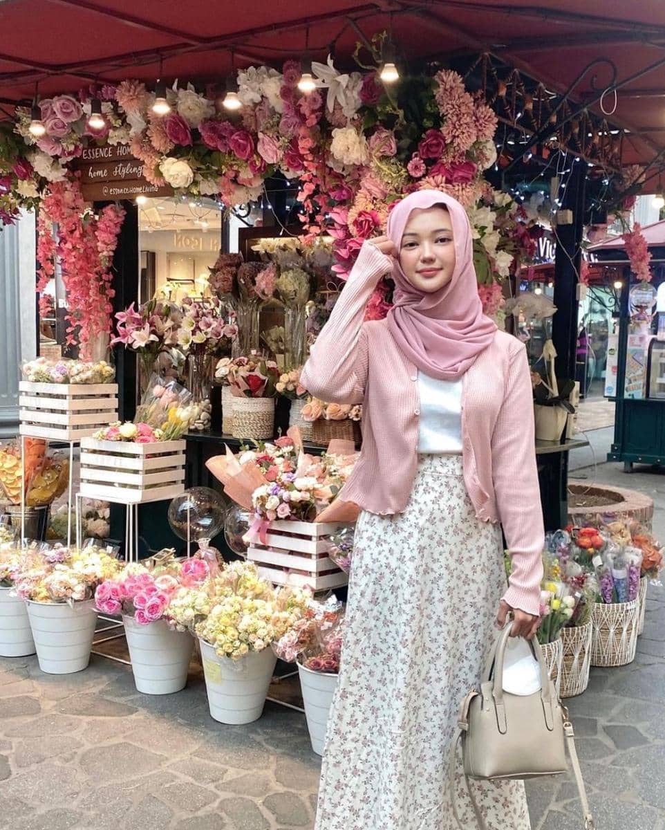 inspirasi OOTD ala Cantika (instagram.com/cantikamje)