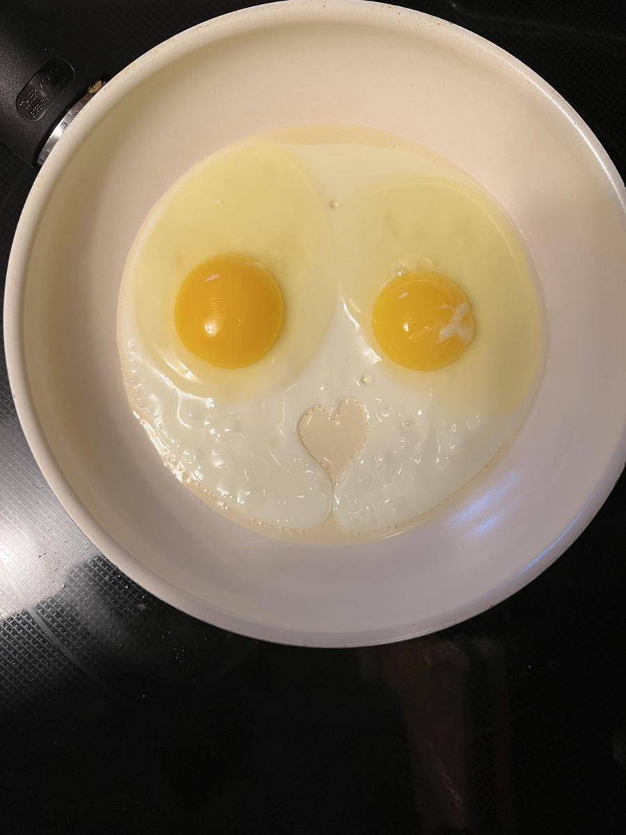 potret momen unik saat memasak telur (reddit.com/user/got_wice)
