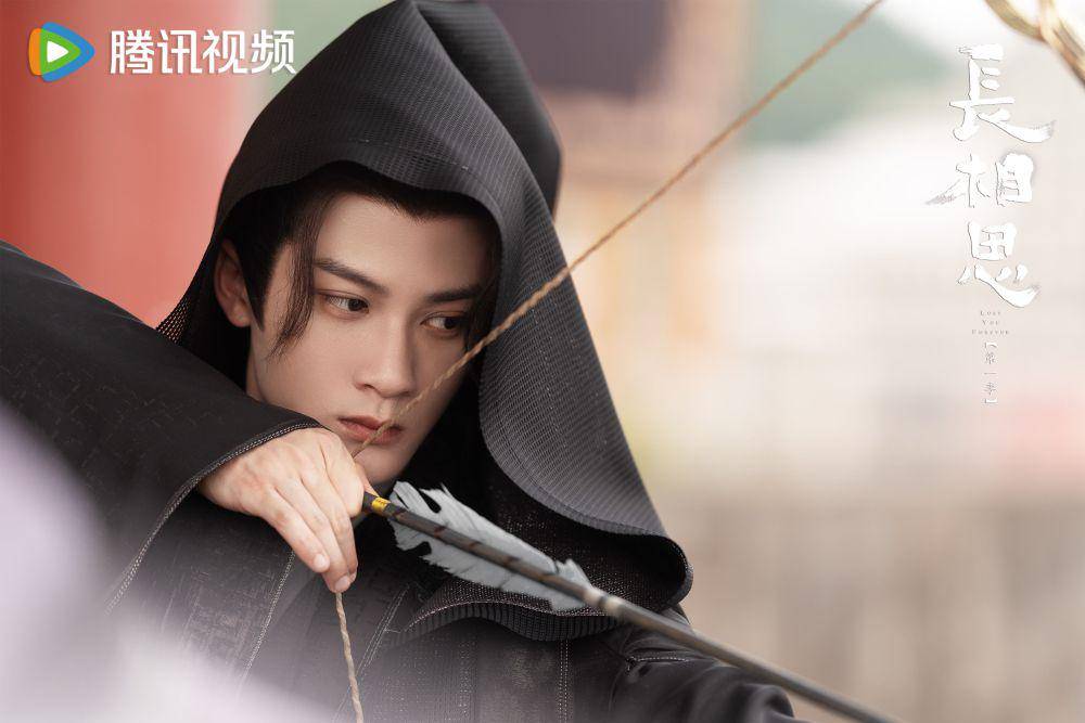 Fangfeng Bei saat menjadi pembunuh bayaran dalam drama China Lost You Forever (dok.WeTV/Lost You Forever)
