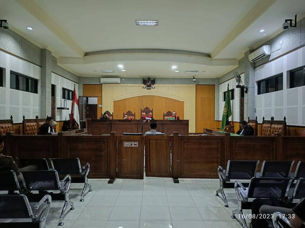 Terdakwa Saprudin menjalani sidang pembacaan tuntutan oleh JPU Kejari Lotim (dok. Humas Kejari Lotim)