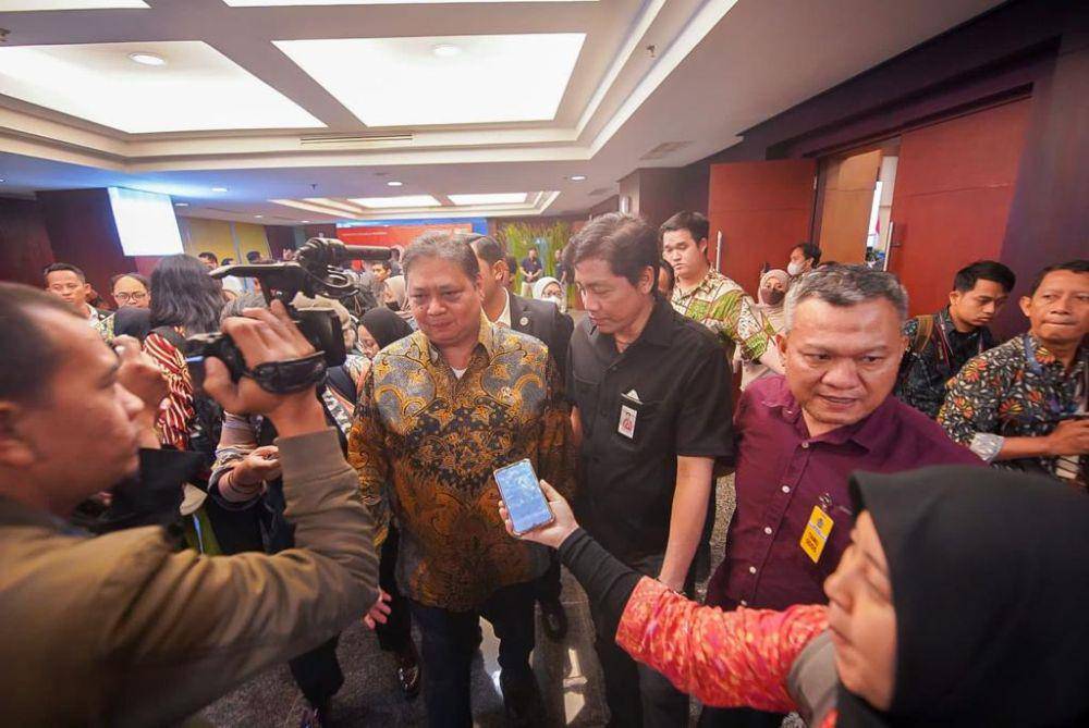 Airlangga menyebut Kebijakan Fiskal Tahun 2024 akan ditempuh melalui optimalisasi tiga fungsi utama APBN, yaitu alokasi, distribusi, dan stabilisasi. (Dok. Golkar)